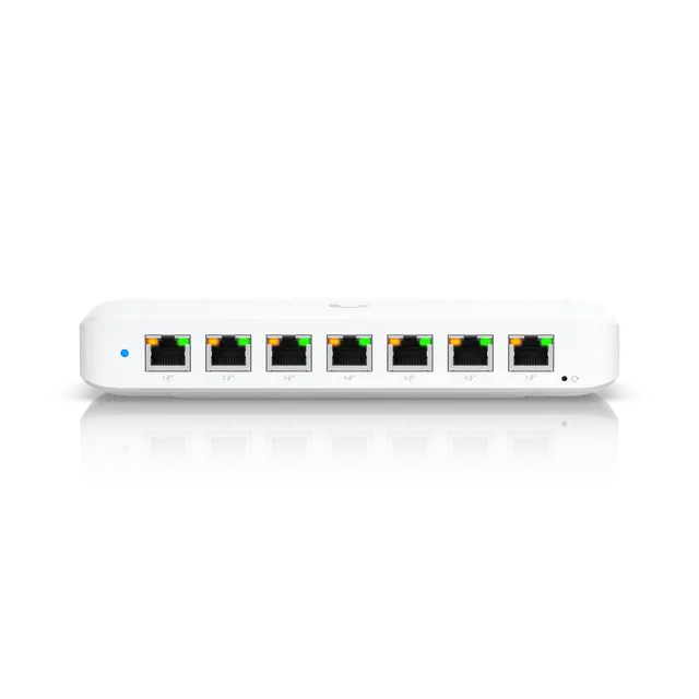 UniFi Switch Ultra 视角 2