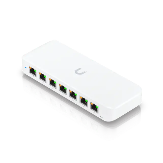 UniFi Switch Ultra 视角 8